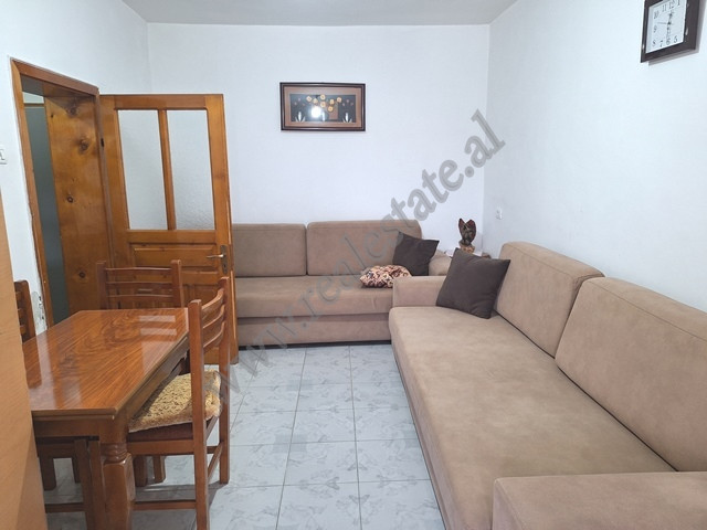 Apartament 2+1 ne shitje prane Kolegjit Turgut Ozal ne Tirane